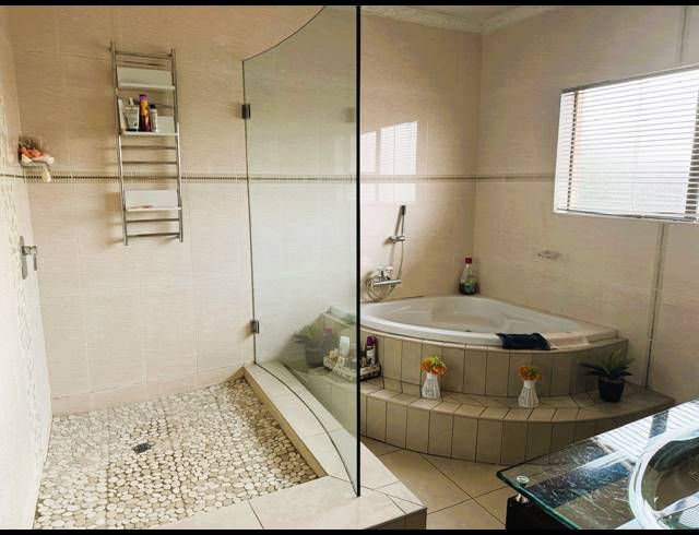 4 BEDROOM HOUSE FOR SALE IN VANDERBIJLPARK SE 8